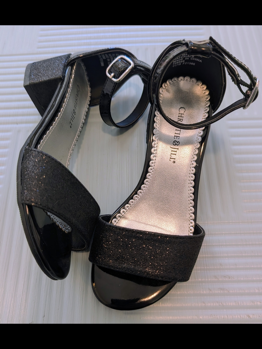 Christie & Jill Black Size 12 Big Girls' Glitter Block Heel Sandals